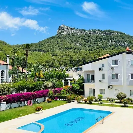 Villa Sahile Yakin Havuzlu