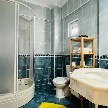 Sahile Yakin Havuzlu Villa Kemer